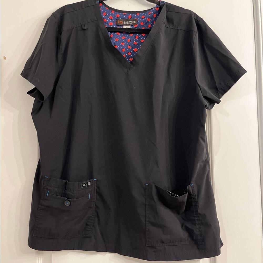 Nursing scrub top